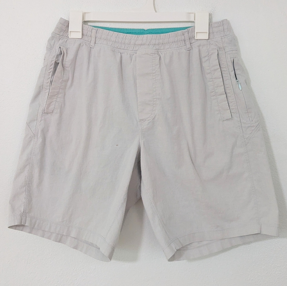 Birddogs Men's Flat Front Shorts in Light Gray with Teal Waistband Accent